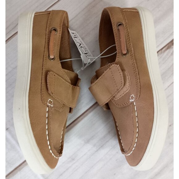 The Children’s Place Tan Canvas Sneakers Size 2 Casual Slip On Shoes New - Picture 3 of 8
